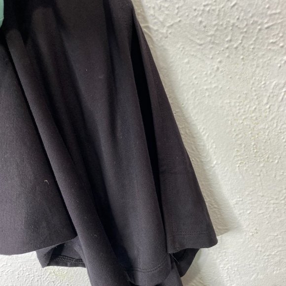 A Pea In The Pod, NWT, women's size XS, black maternity dress with side slits. - Picture 4 of 8